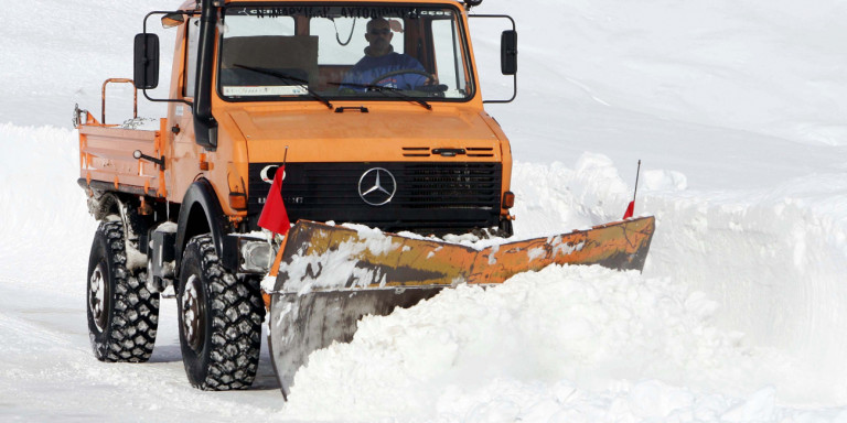 Πρώτη φορά χιόνια, μήνα Απρίλιο, στο Καϊμακτσαλάν - Media