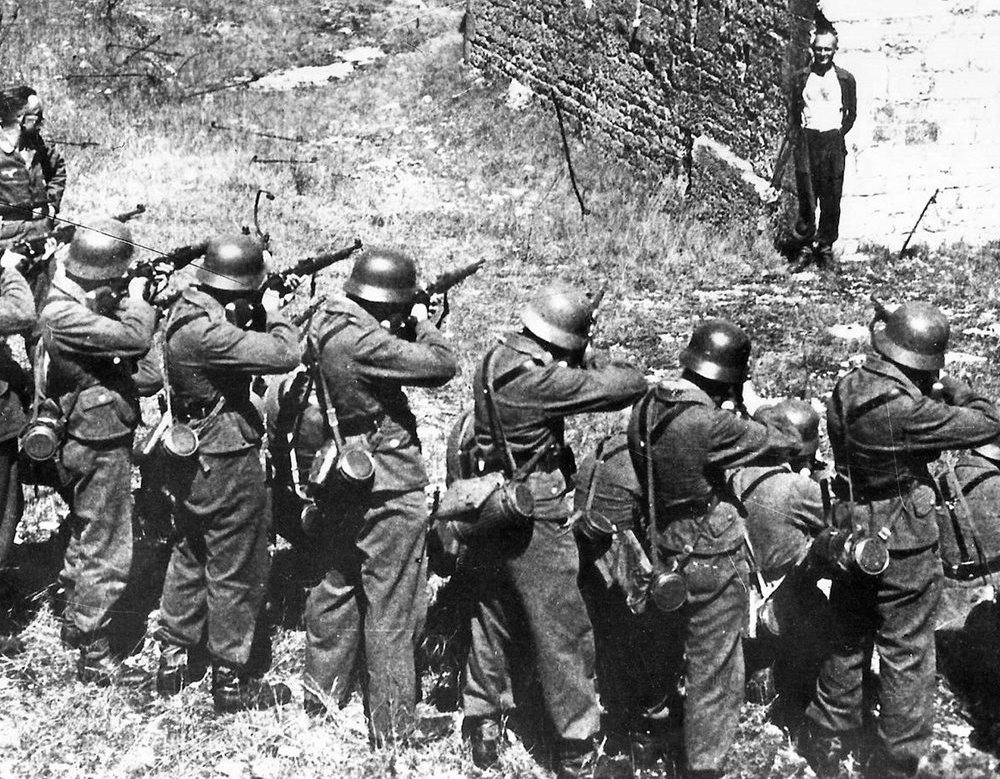 Γερμανός πανεπιστημιακός: Είναι ντροπή η συμπεριφορά της Γερμανίας για τις αποζημιώσεις στην Ελλάδα - Media