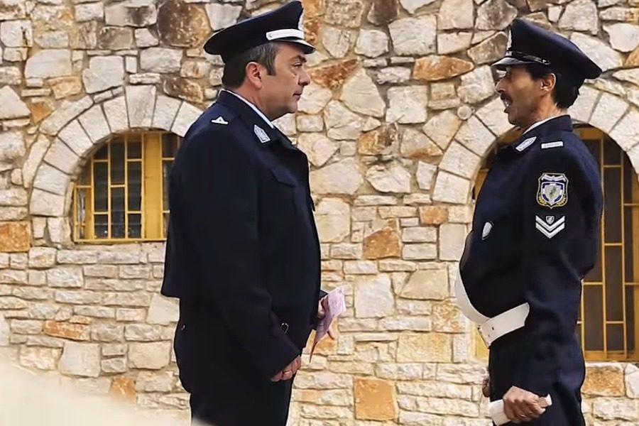 Ο Αναστάς και τα emoji - Το χιουμοριστικό βίντεο της Αστυνομίας για το Πάσχα (Video) - Media