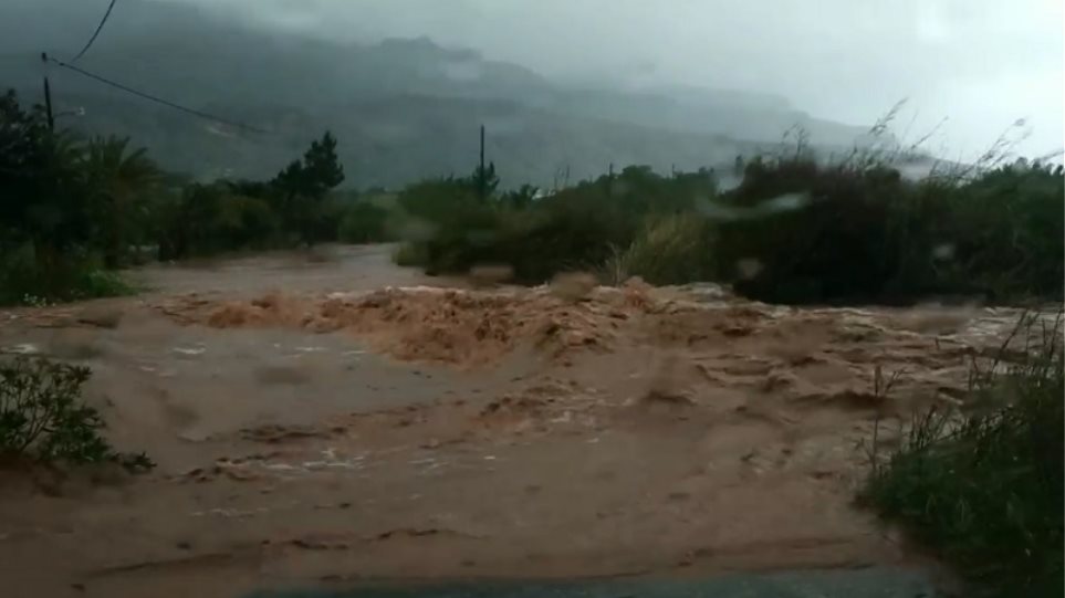 Πλημμύρες και κατολισθήσεις στην Κρήτη από την κακοκαιρία (Video | Photo) - Media