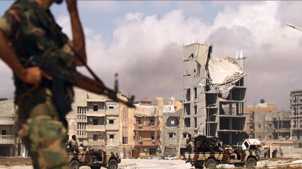 Χιλιάδες εκτοπισμένοι στη Λιβύη λόγω των συγκρούσεων - Media