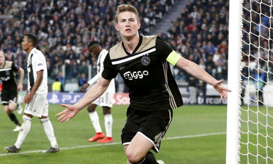 Τινάζει την μπάνκα στον αέρα η Γιουνάιτεντ για Ντε Λιχτ - Media