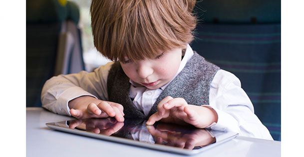 Τρίχρονος κλείδωσε το ipad του πατέρα του για…48 χρόνια!  - Media