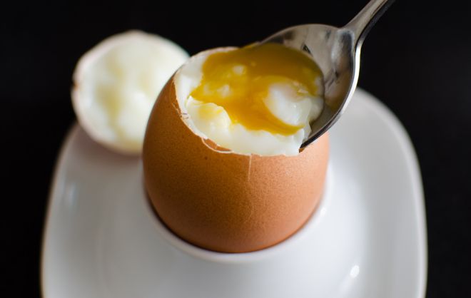 Μελάτα αυγά: Τι πρέπει να προσέχετε - Τι κινδύνους «κρύβουν»  - Media