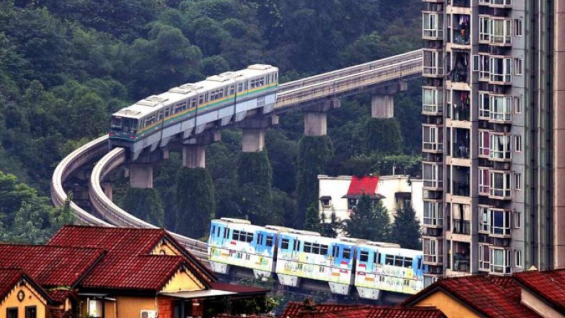 Απίστευτο κι όμως…κινέζικο! Σταθμός τρένου βρίσκεται στο εσωτερικό...πολυκατοικίας (Video) - Media