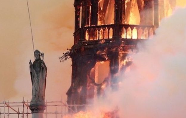 «Μάλλον ατύχημα» η φωτιά που κατέστρεψε τη Notre Dame - Media