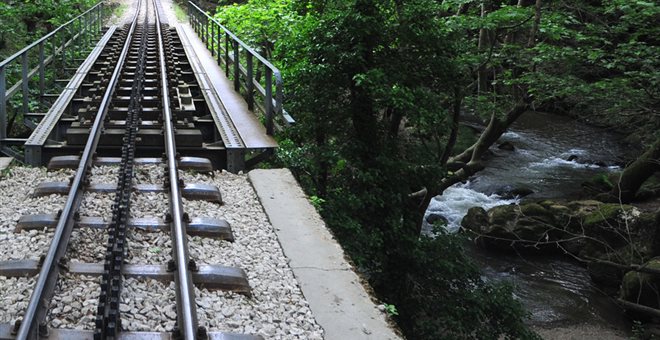 ΟΣΕ: Κατολισθήσεις ακύρωσαν τα δρομολόγια στη γραμμή Διακοπτό - Καλάβρυτα  - Media