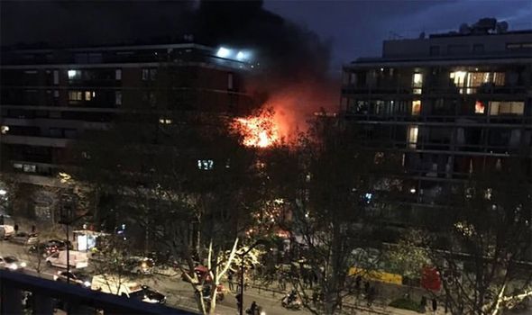 Πύρινη κόλαση στο Παρίσι - Τεράστια πυρκαγιά σε πολυόροφο κτίριο (Video) - Media