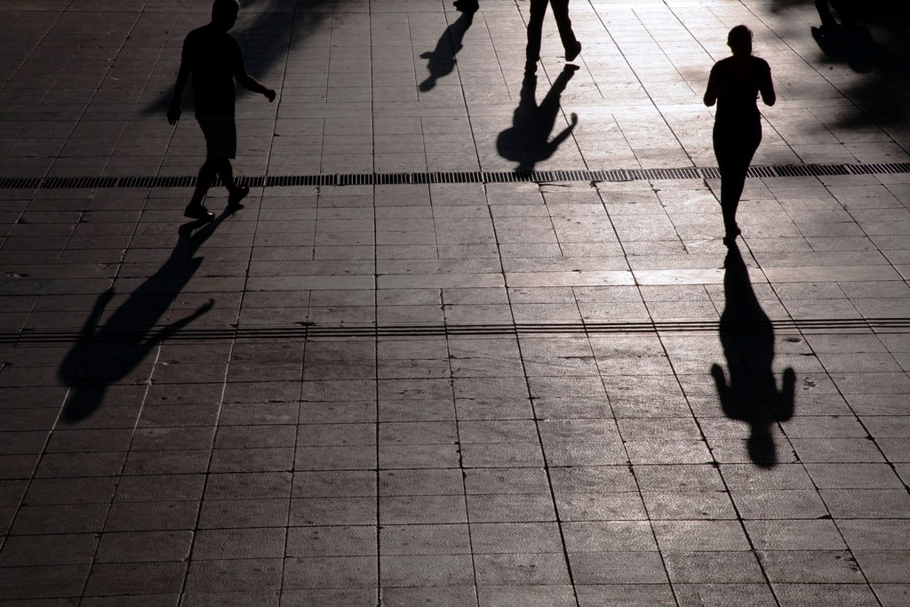 ΟΟΣΑ: Η μεσαία τάξη στην Ελλάδα χάνει 6% του εισοδήματός της ανά έτος - Media