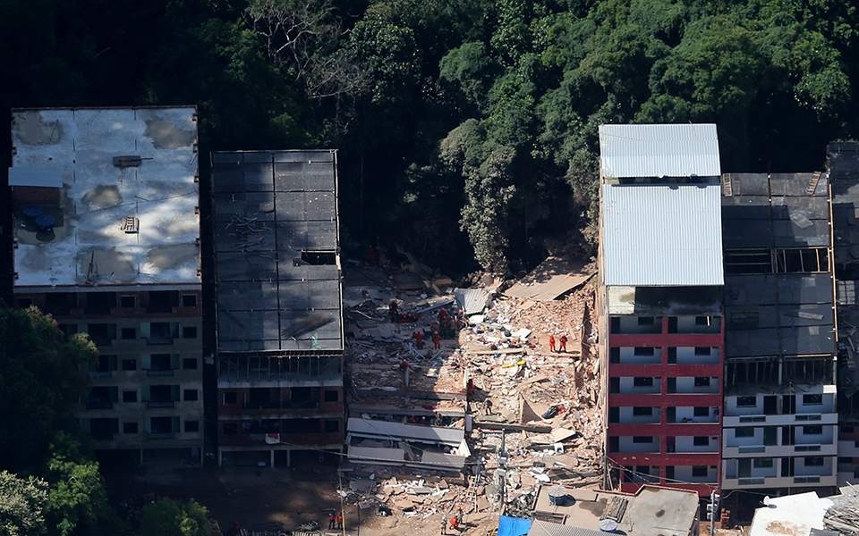 Βραζιλία: Στους 7 οι νεκροί από κατάρρευση κτιρίων σε φαβέλα - Media