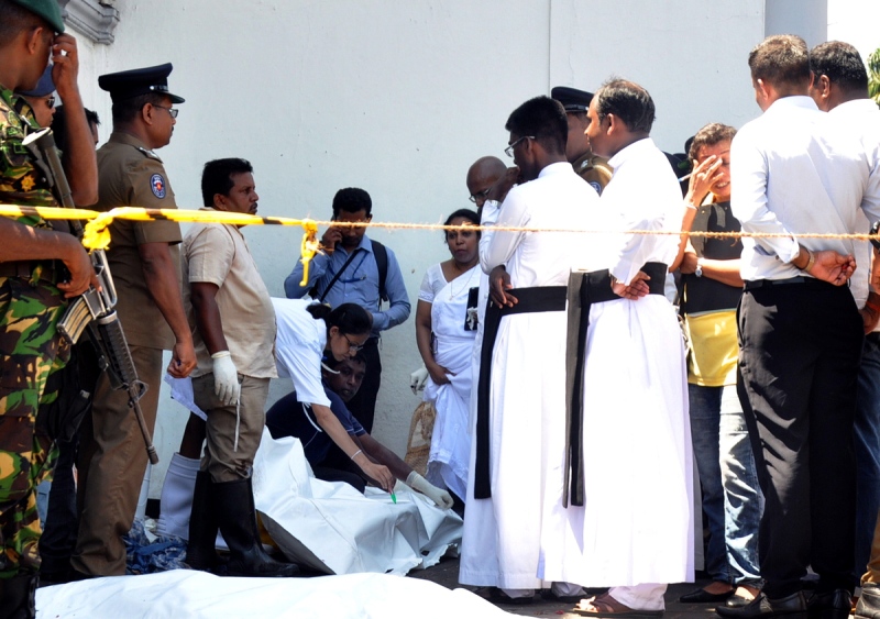 Ανείπωτη τραγωδία: 207 νεκροί - 450 τραυματίες στη Σρι Λάνκα (Photos - Videos) - Media
