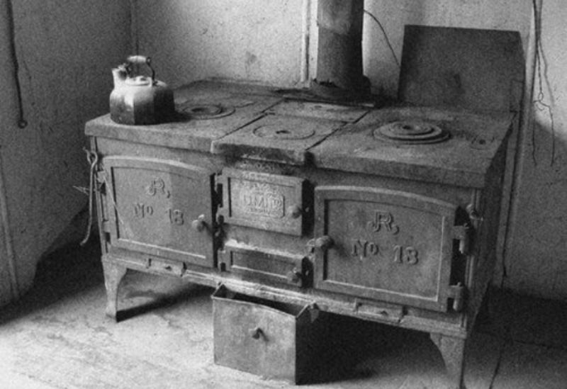 Φρίκη: Παππούς έριξε στο φούρνο τον δίχρονο εγγονό του - Είδε τον... διάβολο στο βρέφος (Photos) - Media