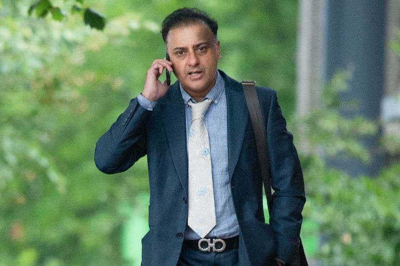 Επιχειρηματίας διέλυσε το κεφάλι της πρώην συζύγου του σε αυτοκίνητο (Photos) - Media