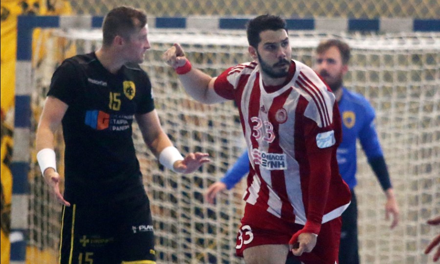 Επεισόδια και εκκένωση εξεδρών στο ΑΕΚ-Ολυμπιακός! - Media