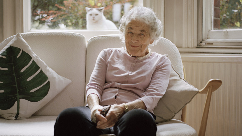 Έφυγε από τη ζωή η συγγραφέας Τζούντιθ Κερ (Photos) - Media