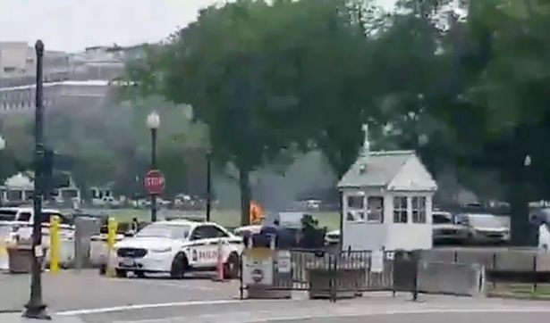 Συναγερμός στην Ουάσινγκτον: Αυτοπυρπολήθηκε άνδρας κοντά στον Λευκό Οίκο (Photo, Video) - Media