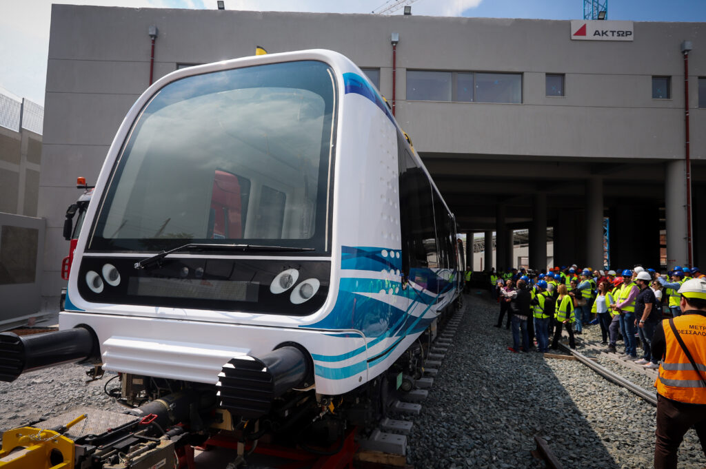 «Εγκαινίασαν βαγόνια μετρό χωρίς σταθμό» - Media