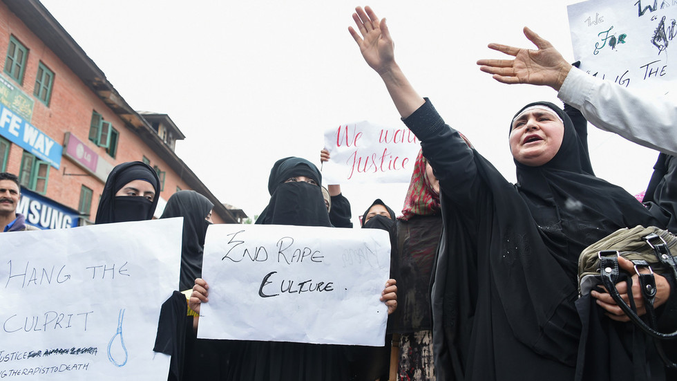 Χιλιάδες στους δρόμους του Κασμίρ μετά τον βιασμό τρίχρονου κοριτσιού - Media