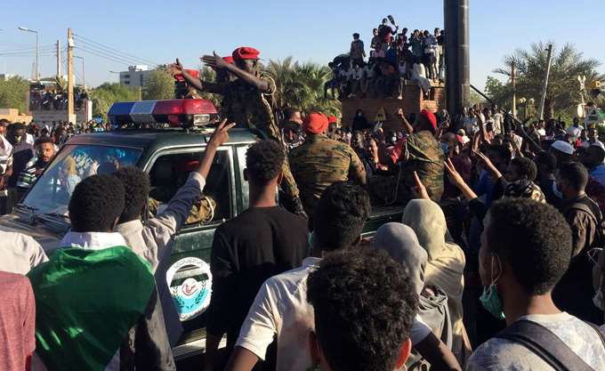 Σουδάν: Ο στρατός δεν εννοεί «σοβαρά» να μεταβιβάσει την εξουσία στους πολίτες - Media