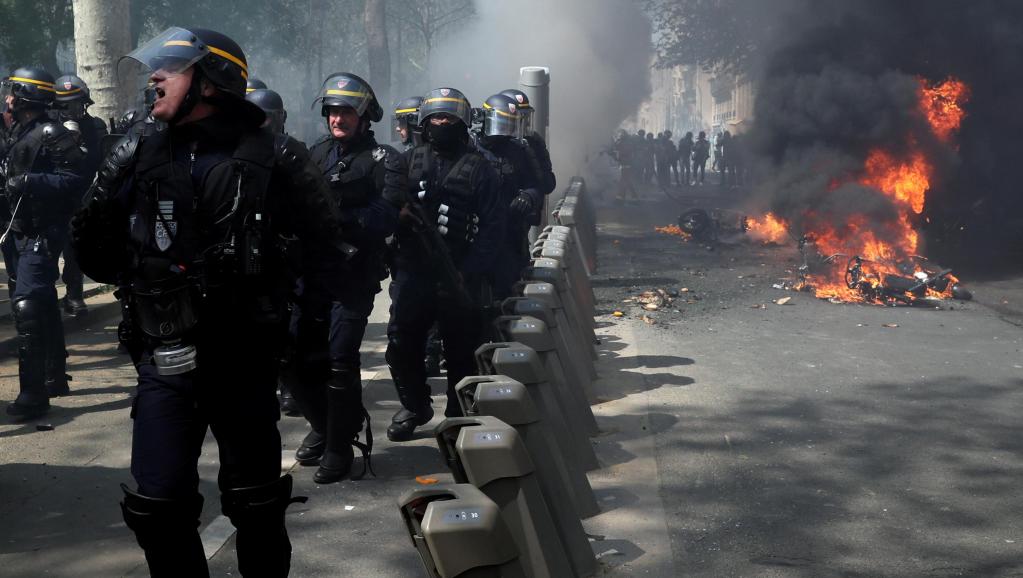 Συγκρούσεις και δακρυγόνα στο Παρίσι – Εργατική Πρωτομαγιά με «κίτρινα γιλέκα» - Media