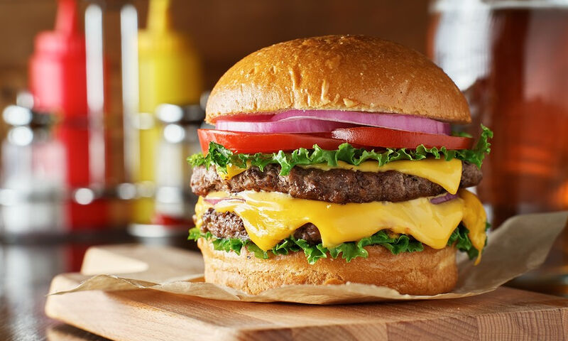 Τι συμβαίνει στο σώμα μετά την κατανάλωση ενός χάμπουργκερ - Media