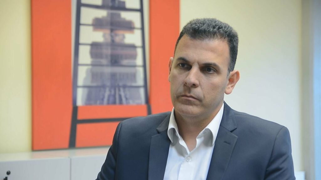 Καταγγελία και μήνυση από Καραμέρο για «τρολ που υποστηρίζουν είτε τον ΣΥΡΙΖΑ είτε τη Νέα Δημοκρατία» - Media