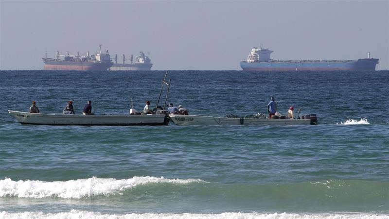 «Μαύρα σύννεφα» στον Κόλπο: «Επιχείρηση σαμποτάζ» τεσσάρων πλοίων στα στενά του Ορμούζ - Media
