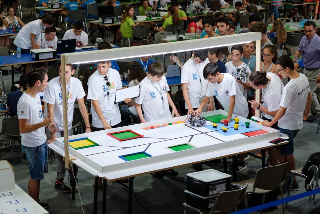 Ολυμπιάδα Εκπαιδευτικής Ρομποτικής WRO 2019: Μαθητές από όλο τον κόσμο φτιάχνουν τις έξυπνες πόλεις του μέλλοντος  - Media