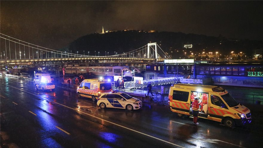 Τραγωδία στο Δούναβη: Νεκροί και αγνοούμενοι στο ναυάγιο πλοίου με τουρίστες - Media