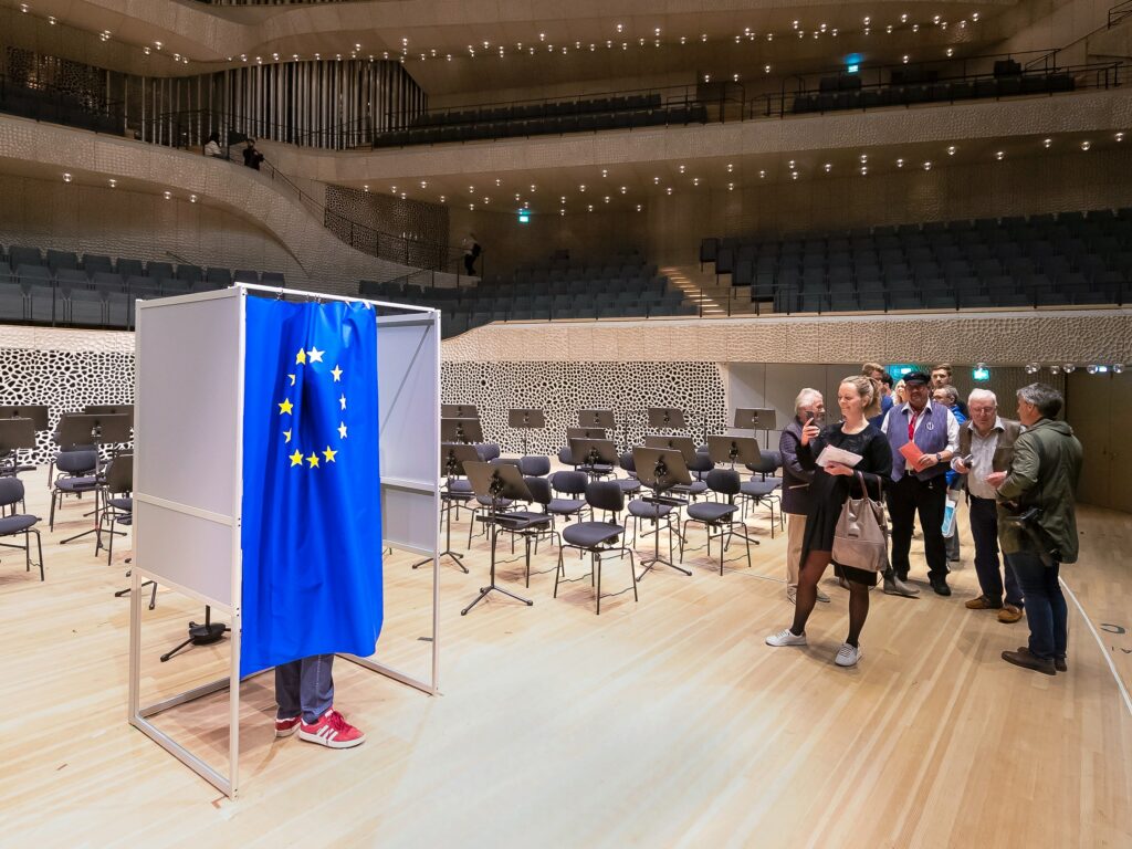Ευρωεκλογές: Εκτιμήσεις και προβολές για τις έδρες των κομμάτων ανά χώρα - Media