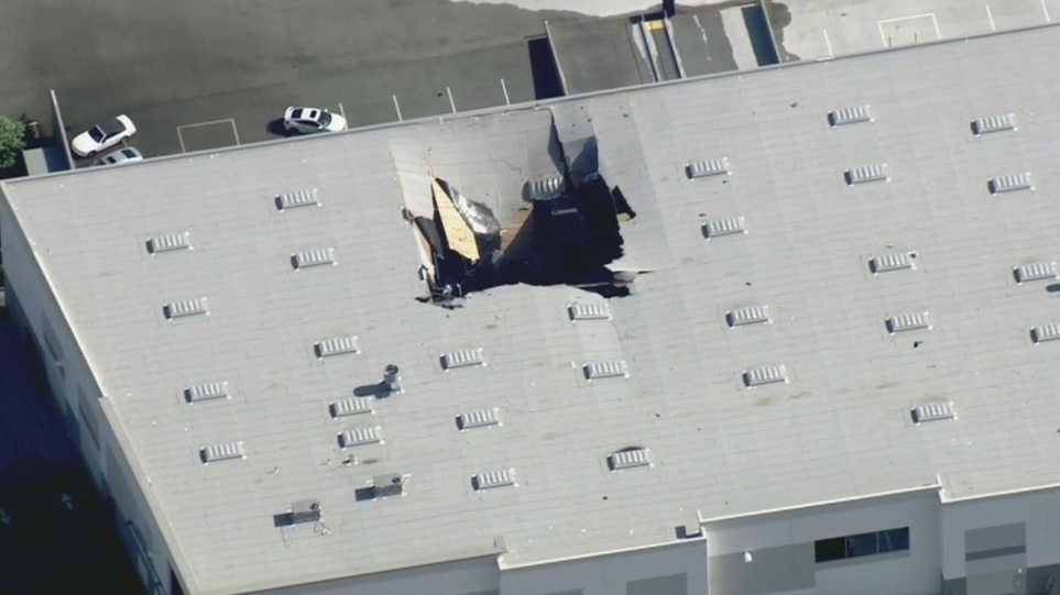 Αεροσκάφος F-16 έπεσε και συνετρίβη σε εμπορικό πολυκατάστημα (Photos/Video)  - Media