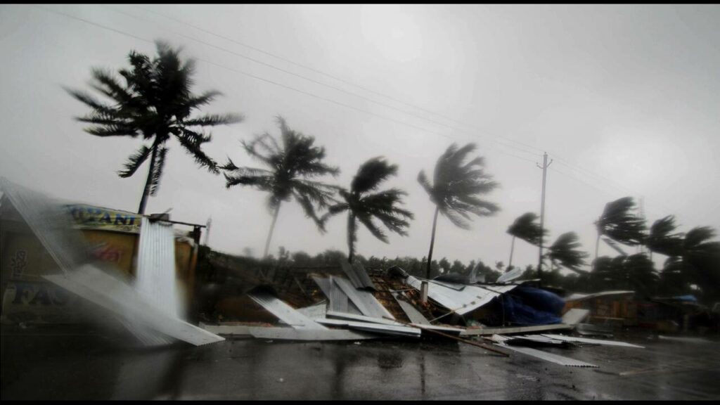 Τουλάχιστον 8 νεκροί από τον κυκλώνα Φάνι - 400.000 άνθρωποι έχουν απομακρυνθεί από τα σπίτια τους - Media