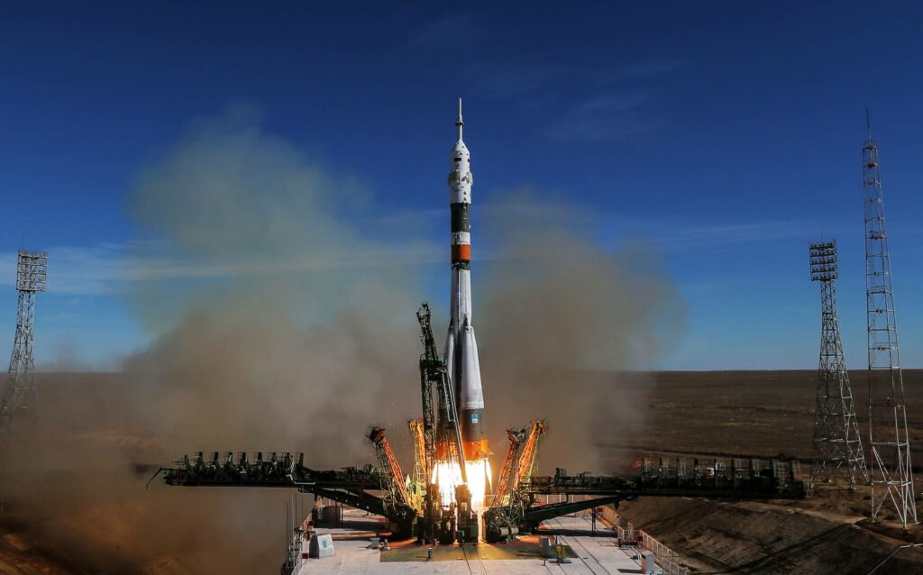 Ρωσία: Κεραυνός χτύπησε πύραυλο Soyuz κατά την εκτόξευση του (Video) - Media