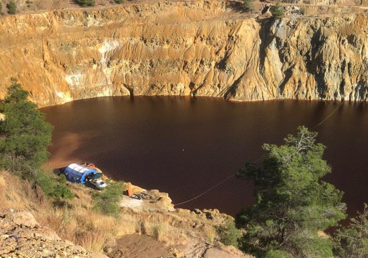 Θρίλερ στην Κύπρο: Εντοπίστηκε και τρίτο τσιμεντομπλοκ στην Κόκκινη Λίμνη - Media