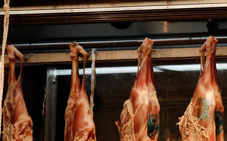 Δέσμευση παρασκευασμάτων κρέατος και τυριών στον Πειραιά	 - Media