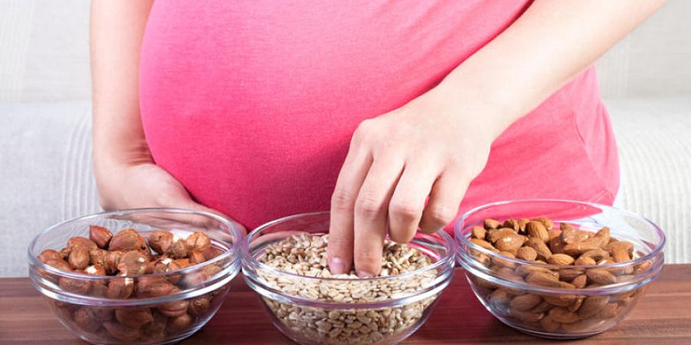 Γιατί οι γυναίκες πρέπει να τρώνε ξηρούς καρπούς στην εγκυμοσύνη - Media