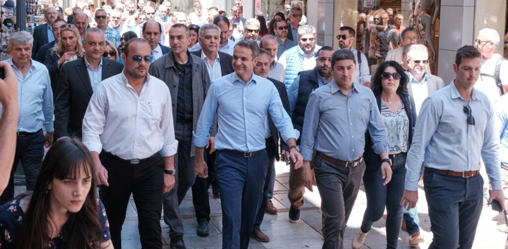 Μητσοτάκης σε κουρέα: Δεν πιστεύω να τα παίρνετε ΣΥΡΙΖΑ (Video) - Media