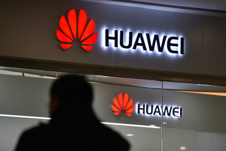 Η Μέι «καρατόμησε» τον υπουργό Άμυνας της Βρετανίας – Τον «έκαψαν» απόρρητα έγγραφα για τη Huawei - Media