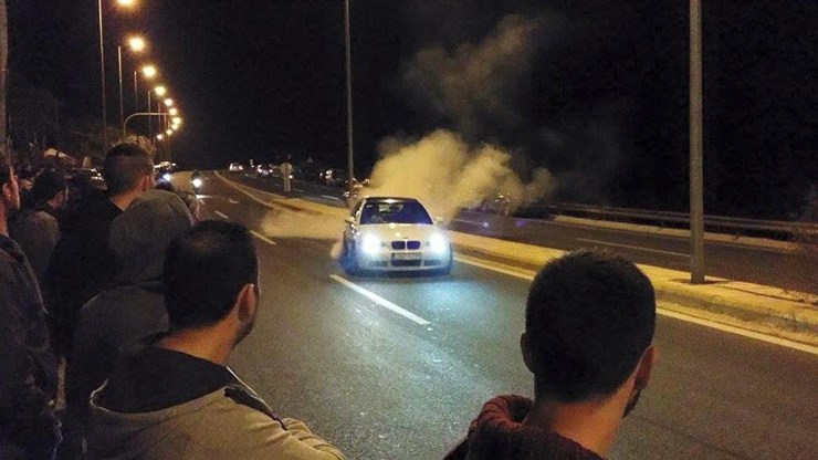 H Τροχαία πήγε στα Λιμανάκια - Πήρε διπλώματα, άδειες κυκλοφορίας, οχήματα και πινακίδες - Media