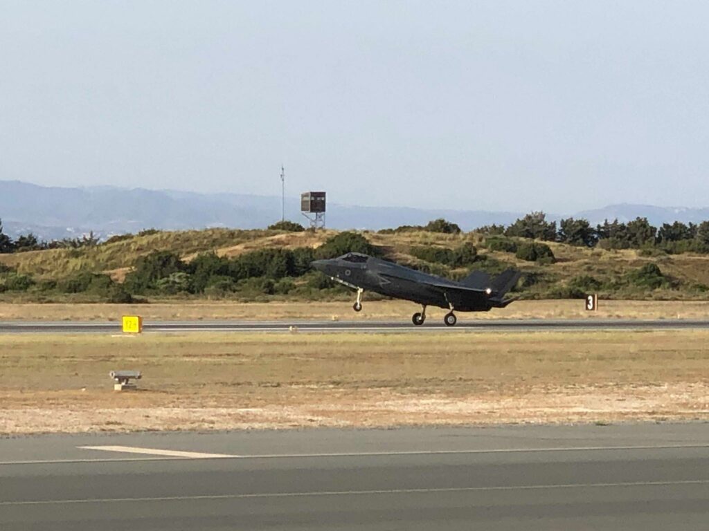 Δέος: Τα βρετανικά F-35 «πάτησαν» στην Κύπρο (Photos, Video) - Media