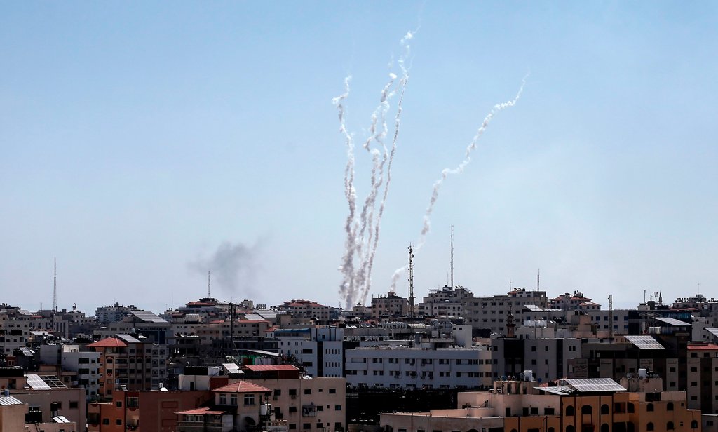 Εκτοξεύτηκαν τουλάχιστον 200 ρουκέτες προς το Ισραήλ – Νεκρό ένα βρέφος σε αεροπορική επιδρομή - Media