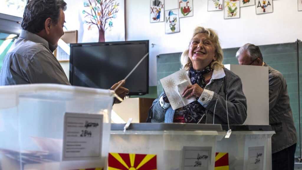 Όλα έτοιμα για τον δεύτερο γύρο των προεδρικών εκλογών στη Βόρεια Μακεδονία - Media