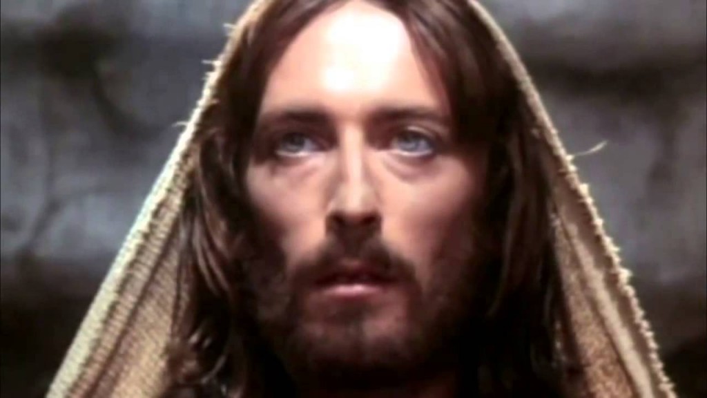 Στη Σαλαμίνα ο «Ιησούς από τη Ναζαρέτ» - Τι κάνει εκεί, πώς είναι σήμερα (Photos) - Media