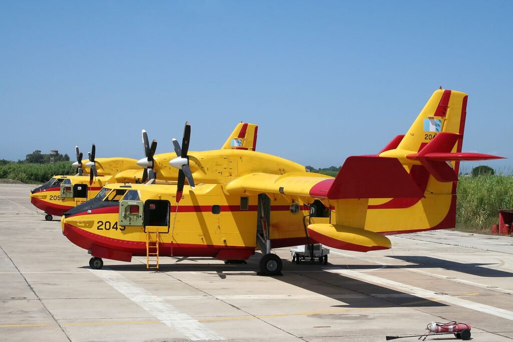 Έτοιμος για «μάχη» ο πρώτος στόλος πυροσβεστικών αεροσκαφών της ΕΕ - Media
