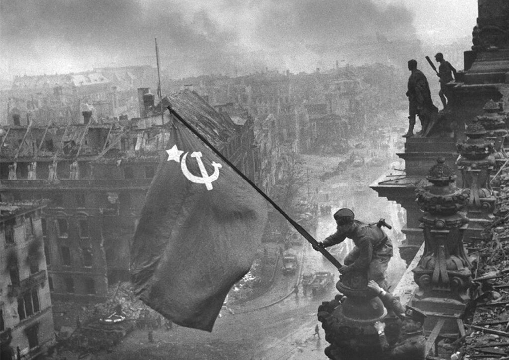 Ουκρανικό προξενείο: Η ΕΣΣΔ μπήκε στον πόλεμο στο πλευρό των Ναζί - Δεν διερευνήθηκαν τα εγκλήματα των κομμουνιστών - Media