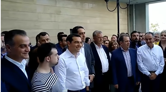 Υποδοχή με ποντιακά τραγούδια για τον Τσίπρα στην Κοζάνη (Video) - Media