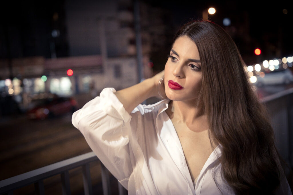 Η Κατερίνα Ζάγκλα ζωντανά στη σκηνή του Faust (Video | Photo) - Media