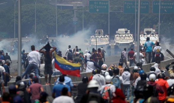 Στην κόψη του ξυραφιού η Βενεζουέλα: Ασύμβατες οι θέσεις των ΗΠΑ, λέει ο Λαβρόφ - Media