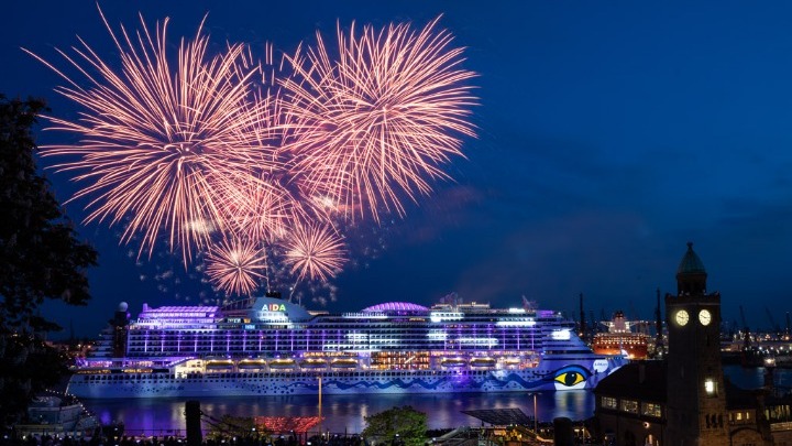 Το λιμάνι του Αμβούργου γιορτάζει τα 830 χρόνια του με ένα μεγαλοπρεπές φεστιβάλ - Media