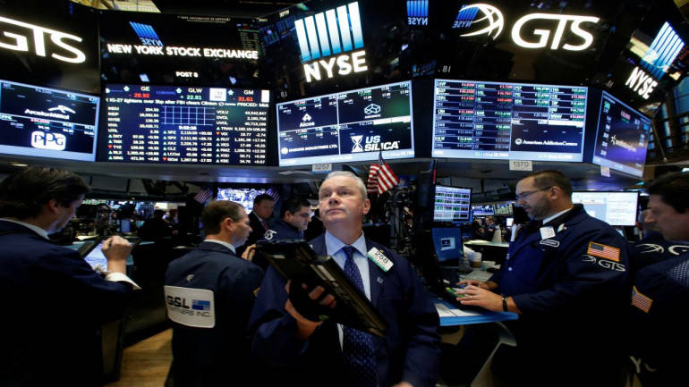 Στο κόκκινο η Wall Street - Απώλειες άνω των 250 μονάδων για τον Dow Jones - Media